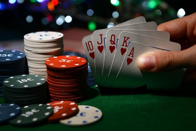 Game Demo interface showing slot and live-dealer options on ladang